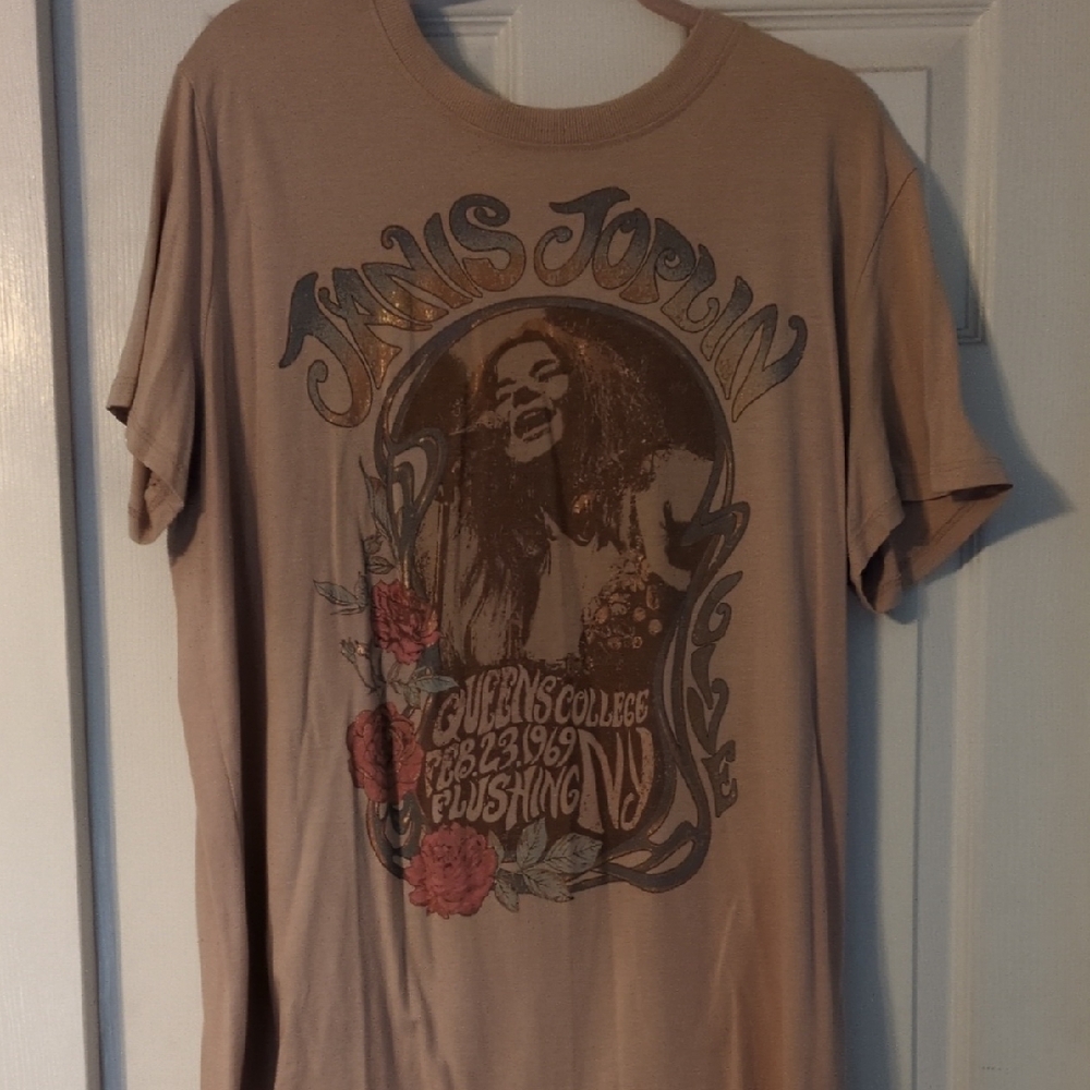 Maurices Tan Graphic Short Sleeve Tee
